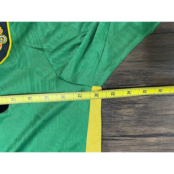 Manchester United | Men’s Medium Retro “Green / Yellow” Long-Sleeve Jersey - Picture 4 of 7